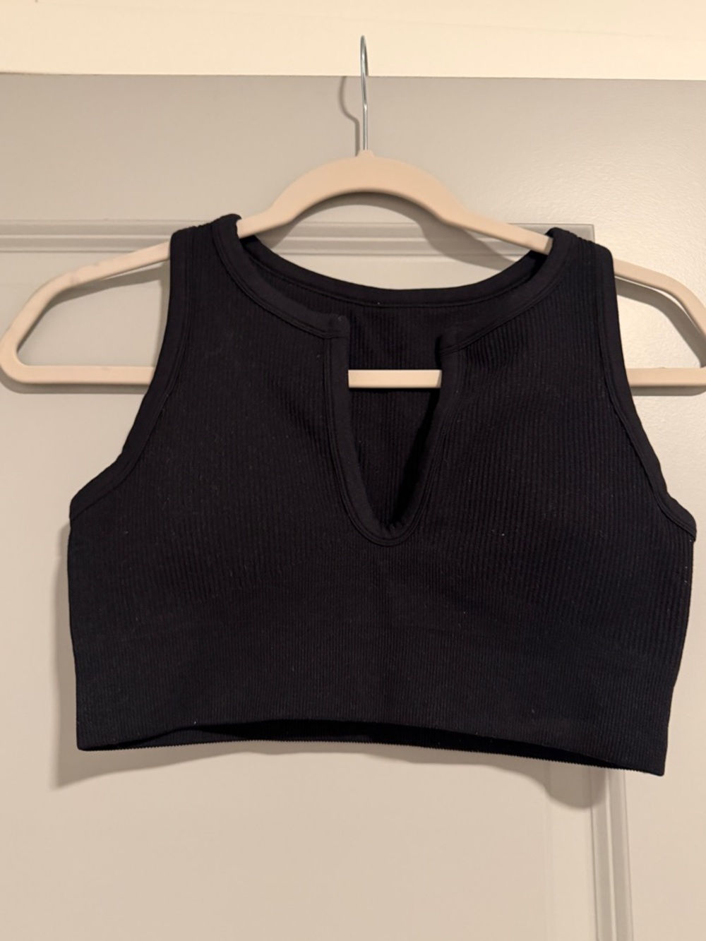 Black Ribbed V-Neck Sports Bra